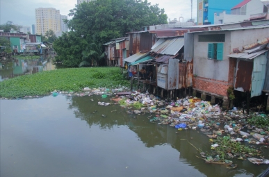 Kênh rạch tại thành phố Hồ Chí Minh đang ô nhiễm nghiêm trọng